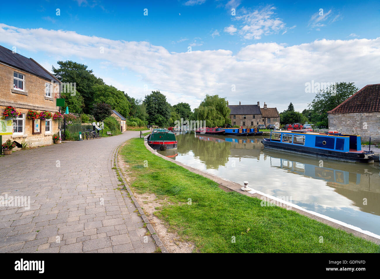 The & Avon Canal as it flows through Bradford on Avon in