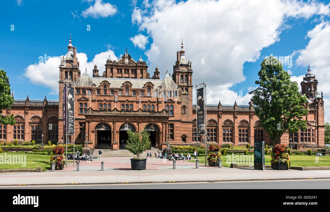 Main entrance to Kelvingrove Art Gallery and Museum Glasgow Scotland ...