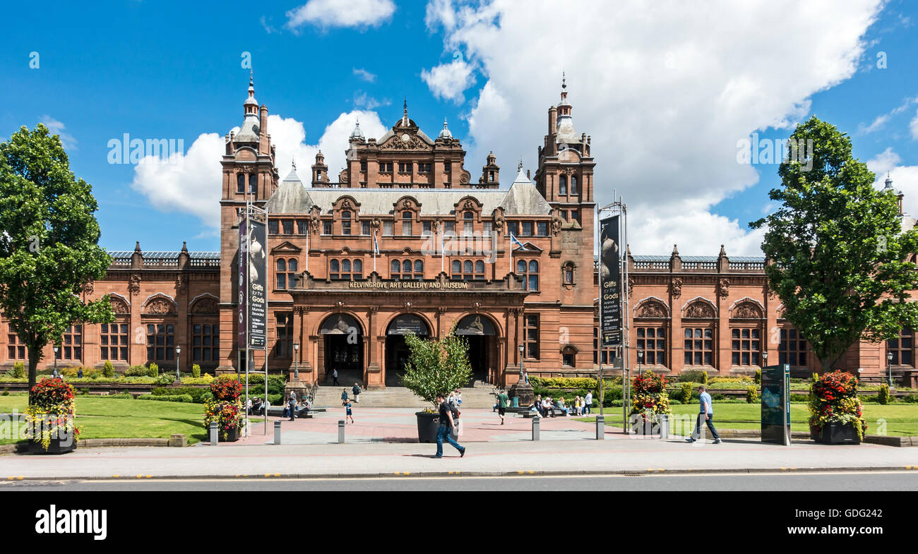 Main entrance to Kelvingrove Art Gallery and Museum Glasgow Scotland ...