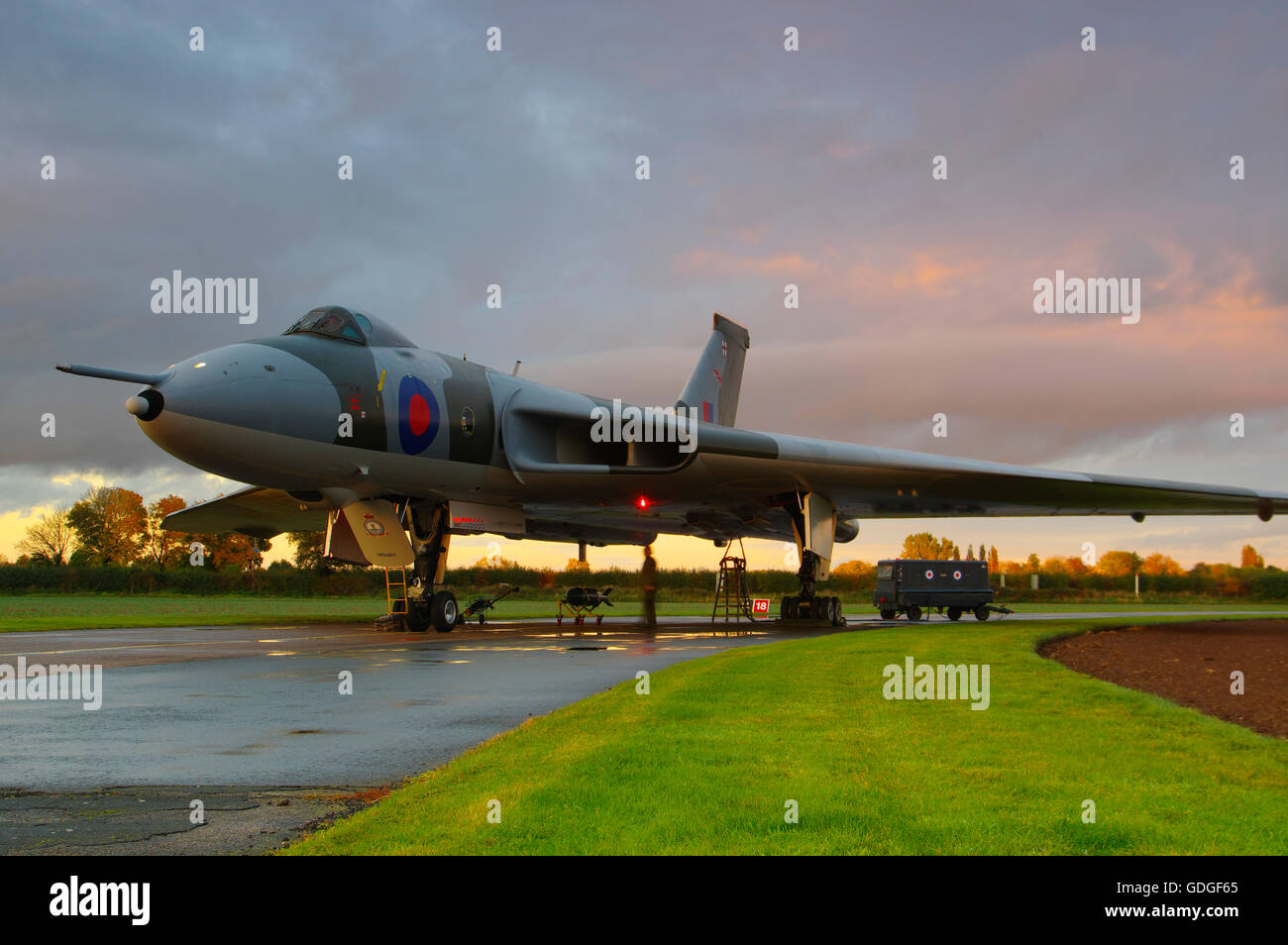 Avro Vulcan B2 XM655, Wellesbourne Stock Photo - Alamy