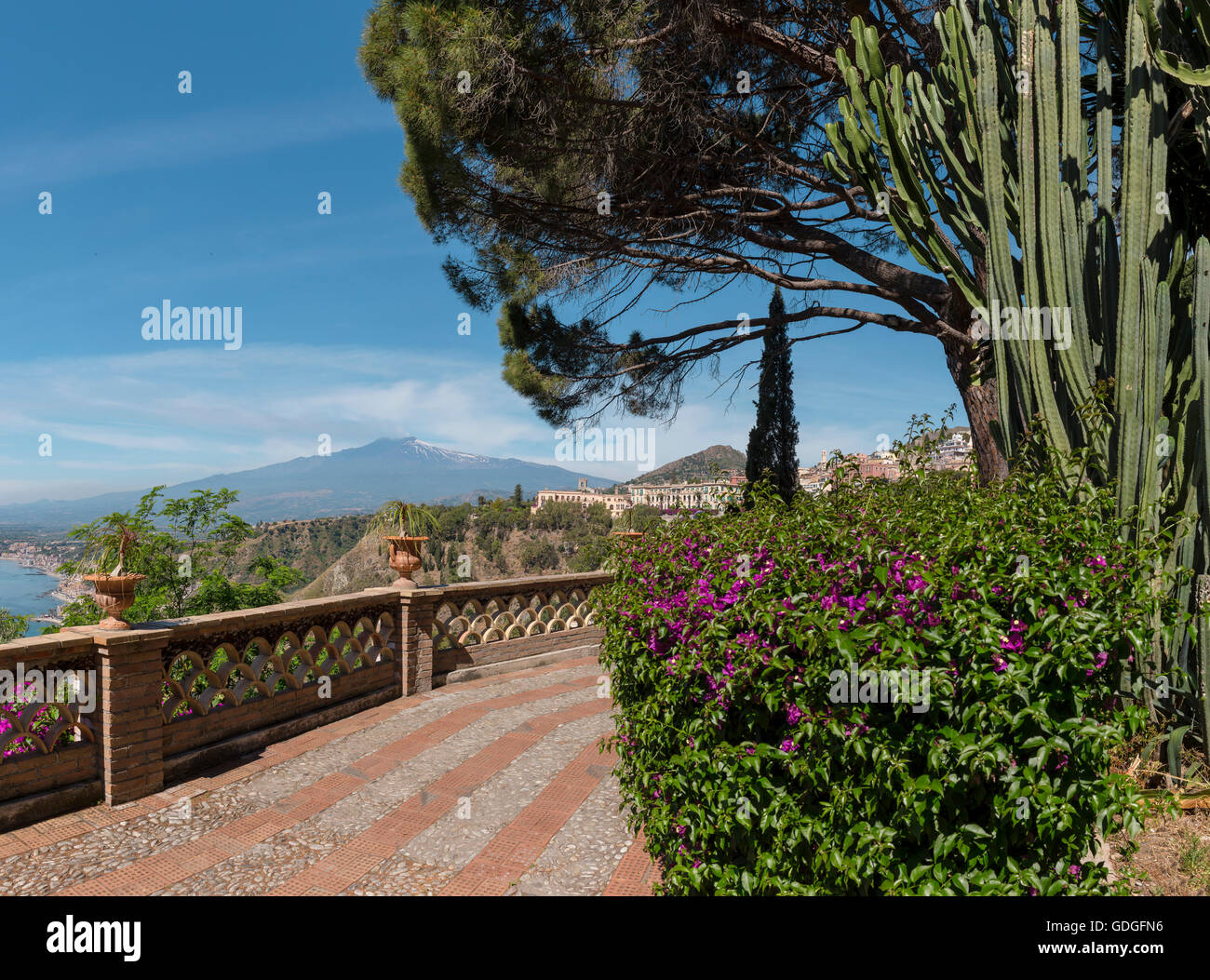 City park Giardini della Villa Comunale,view at mountain Etna Stock Photo