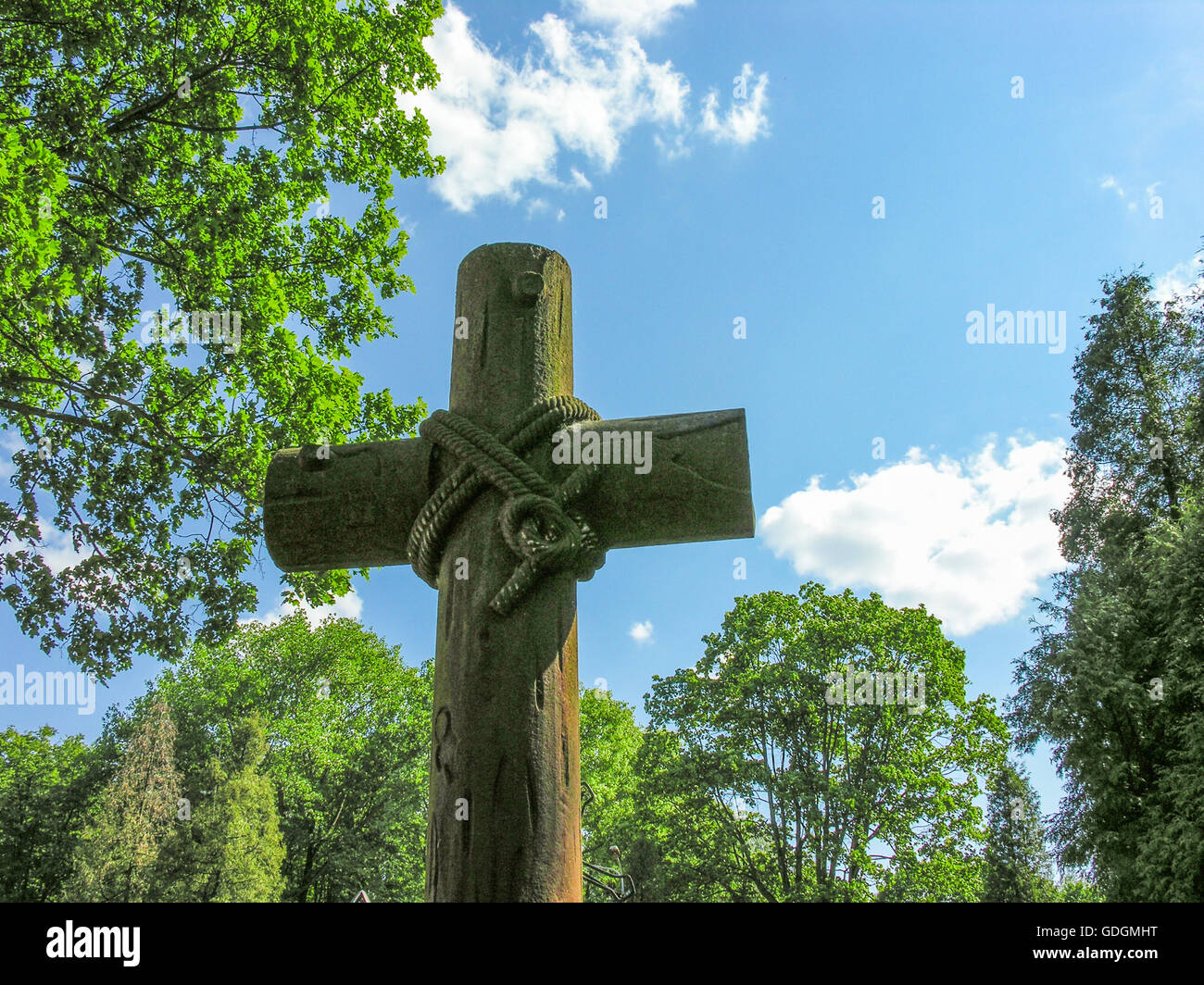 Ancient tombstone of a stone cross Stock Photo - Alamy