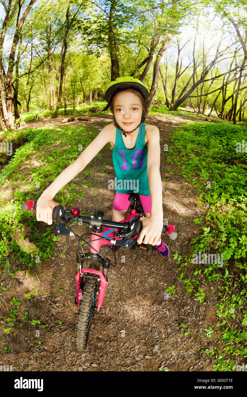 Little girl best sale mountain bikes