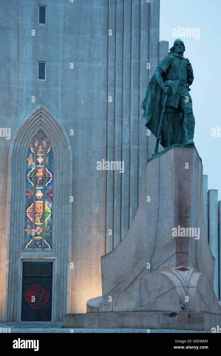 Reykjavik: the 1930 statue of explorer Leif Ericsson, donated from Usa, by Alexander Stirling Calder and located in front of Hallgrimur church Stock Photo