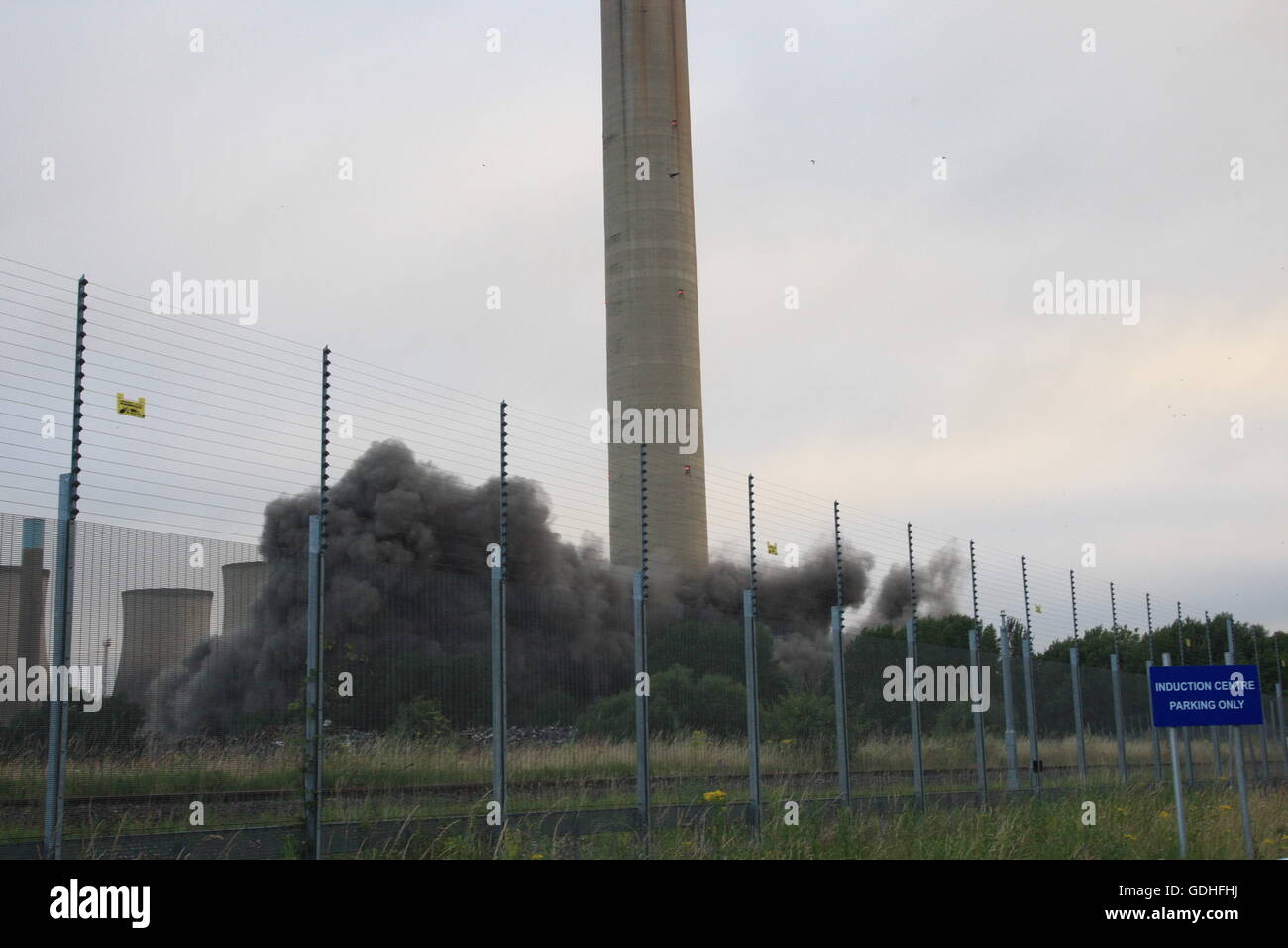 Didcot, UK. 17th July 2016. Demolition of Didcot power plants partially  collapsed boiler room is completed. Daniel Crawford/Alamy Live News Stock  Photo - Alamy