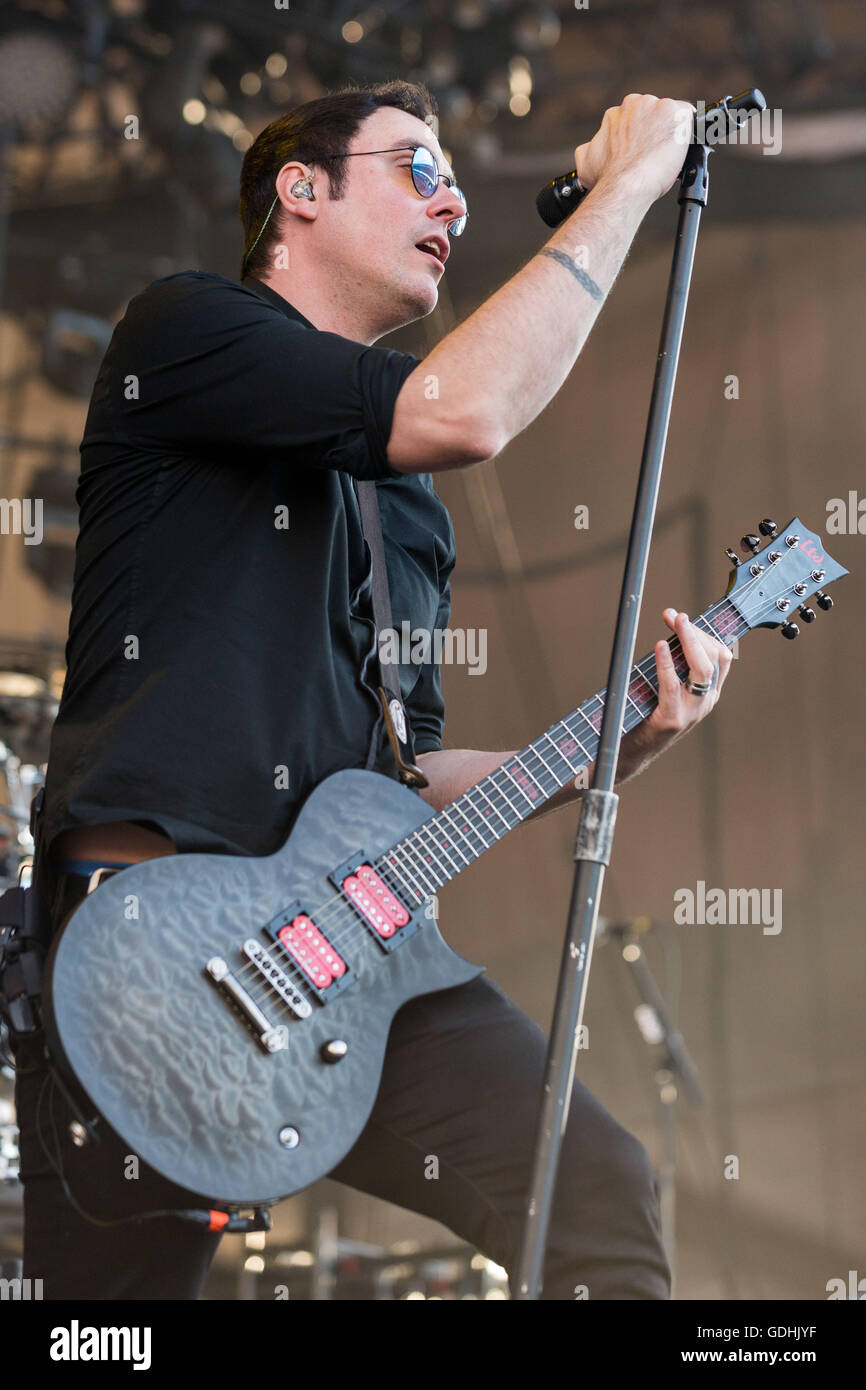 Benjamin Burnley Band Breaking Benjamin Stock Photos & Benjamin Burnley Band Breaking Benjamin