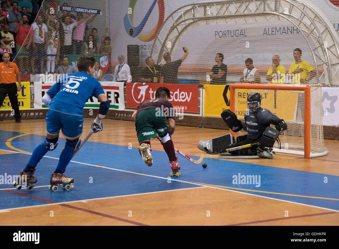 Portugal plays Italy in the finals of the CERH European Roller Hockey Championship tournament in Oliveira de Azemeis, Portugal. Portugal went on to win the game 6-2 Stock Photo