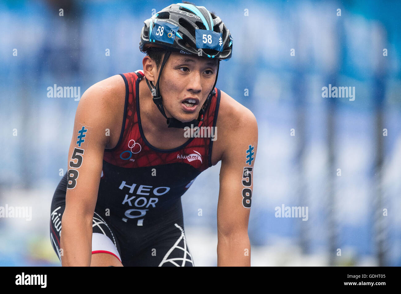 Hamburg, Germany. 16th July, 2016. Min Ho Heo (Korea) cycling in the 7th station of the men's triathlon at the World Triathlon Series in Hamburg, Germany, 16 July 2016. Photo: LUKAS SCHULZE/dpa/Alamy Live News Stock Photo