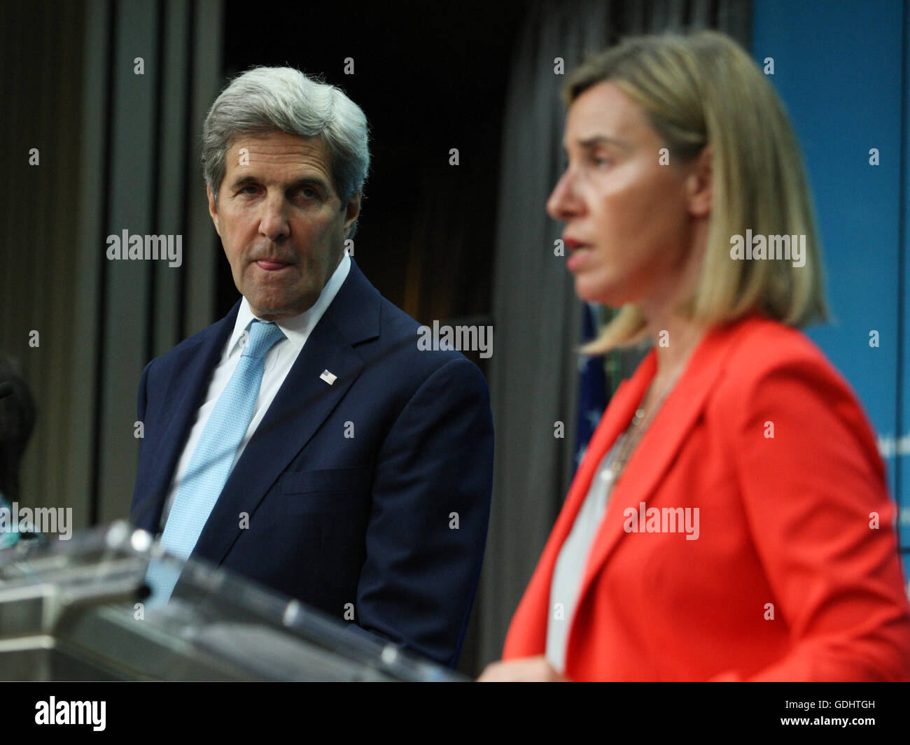 Brussels, Belgium. 18th July, 2016. U.S Secretary of Statet John Kerry and the High Representantive for Foreing Affairs and Security Policy Minister Federica Mogherini during the press conference. Credit:  Leonardo Hugo Cavallo/Alamy Live News Stock Photo