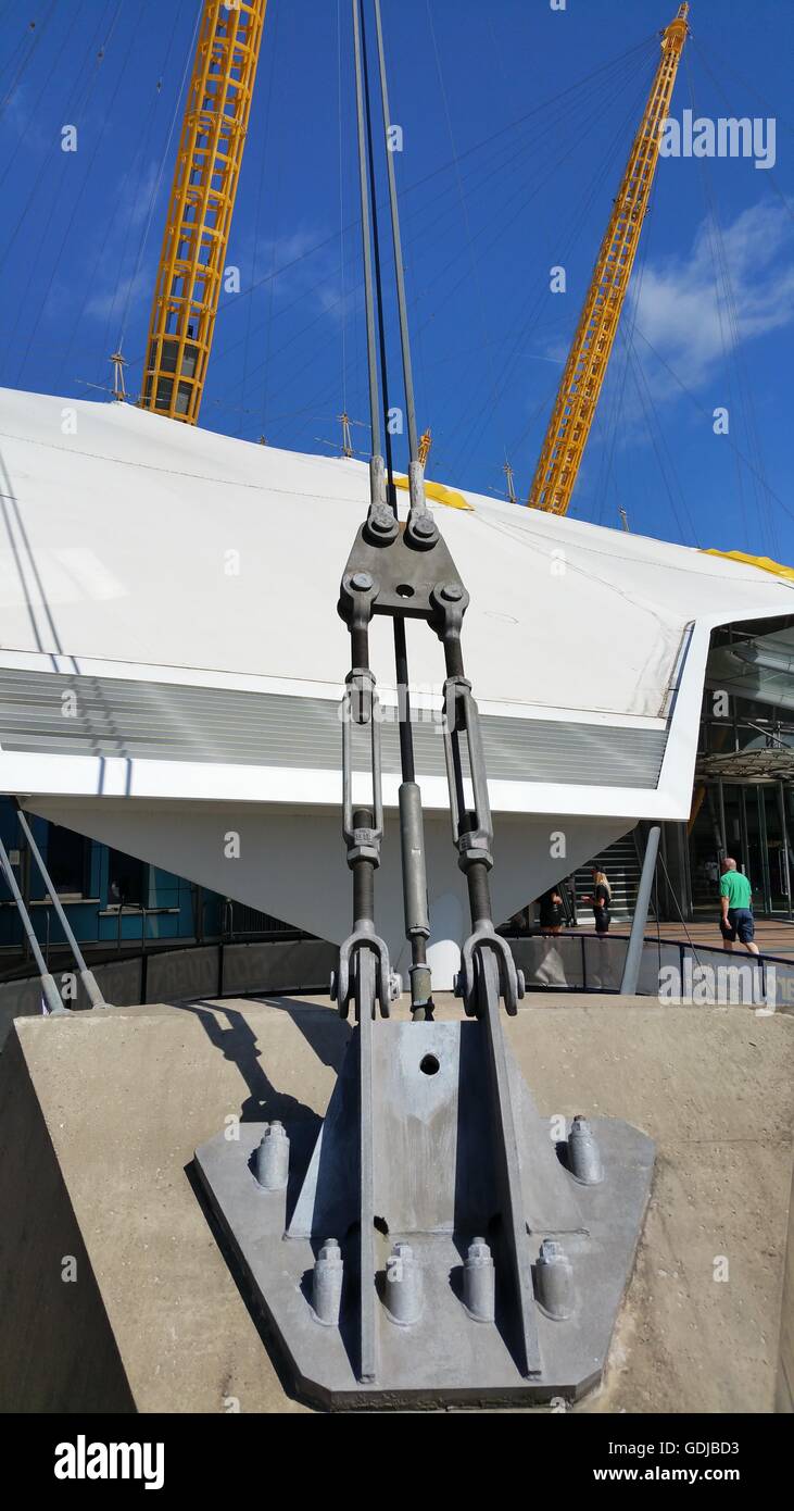 Millenium Dome O2 close up of cable restraints Stock Photo Alamy