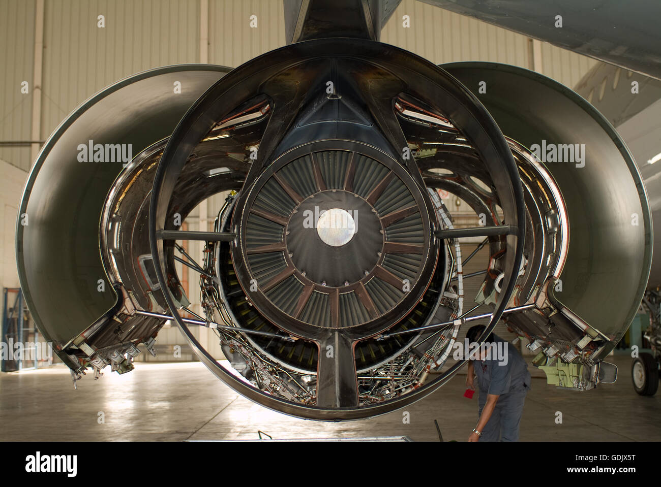 Aircraft repair hires stock photography and images Alamy