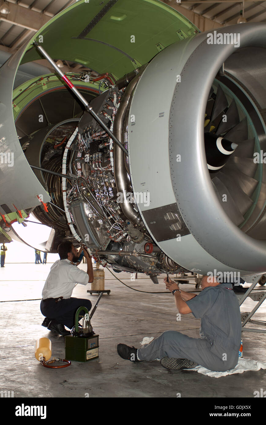 Aircraft repair hires stock photography and images Alamy