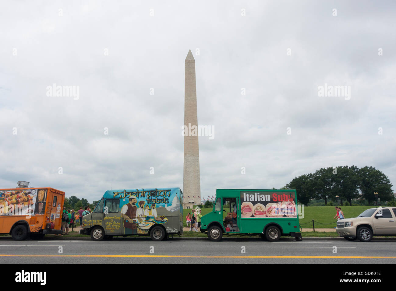Park with food trucks hi-res stock photography and images - Alamy