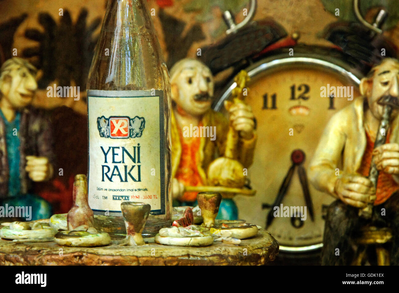 Turkish yeni raki Banque de photographies et d'images à haute résolution -  Alamy