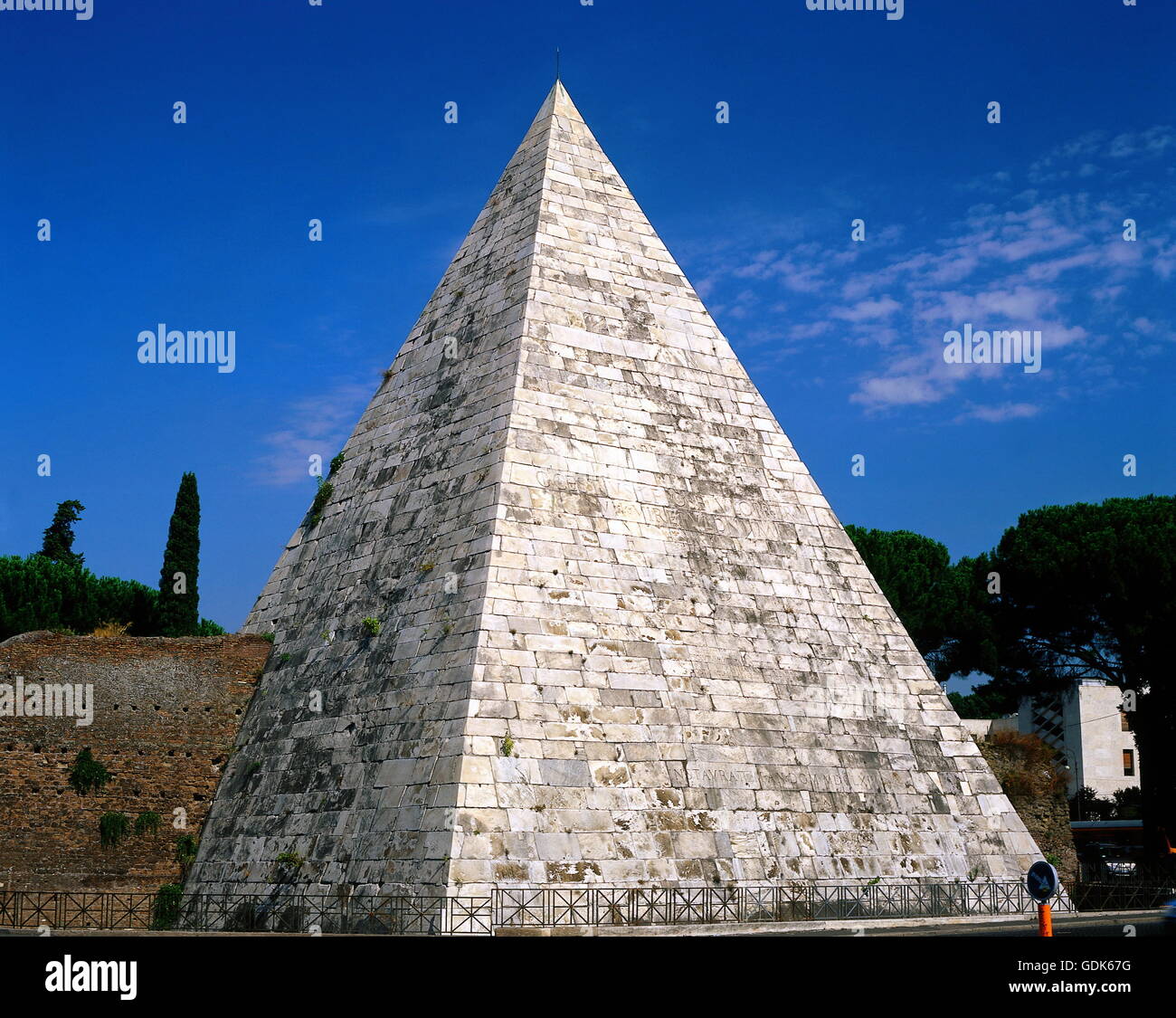 geography / travel, Italy, Rome, monuments, pyramid of Cestius, built ...