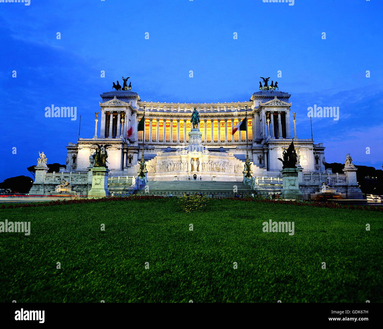geography / travel, Italy, Rome, monuments, monument for King Victor Emanuel II of Italy (governed 1861 - 1878), built: 1884 - 1913 by Giuseppe Sacconi, twilight, Stock Photo