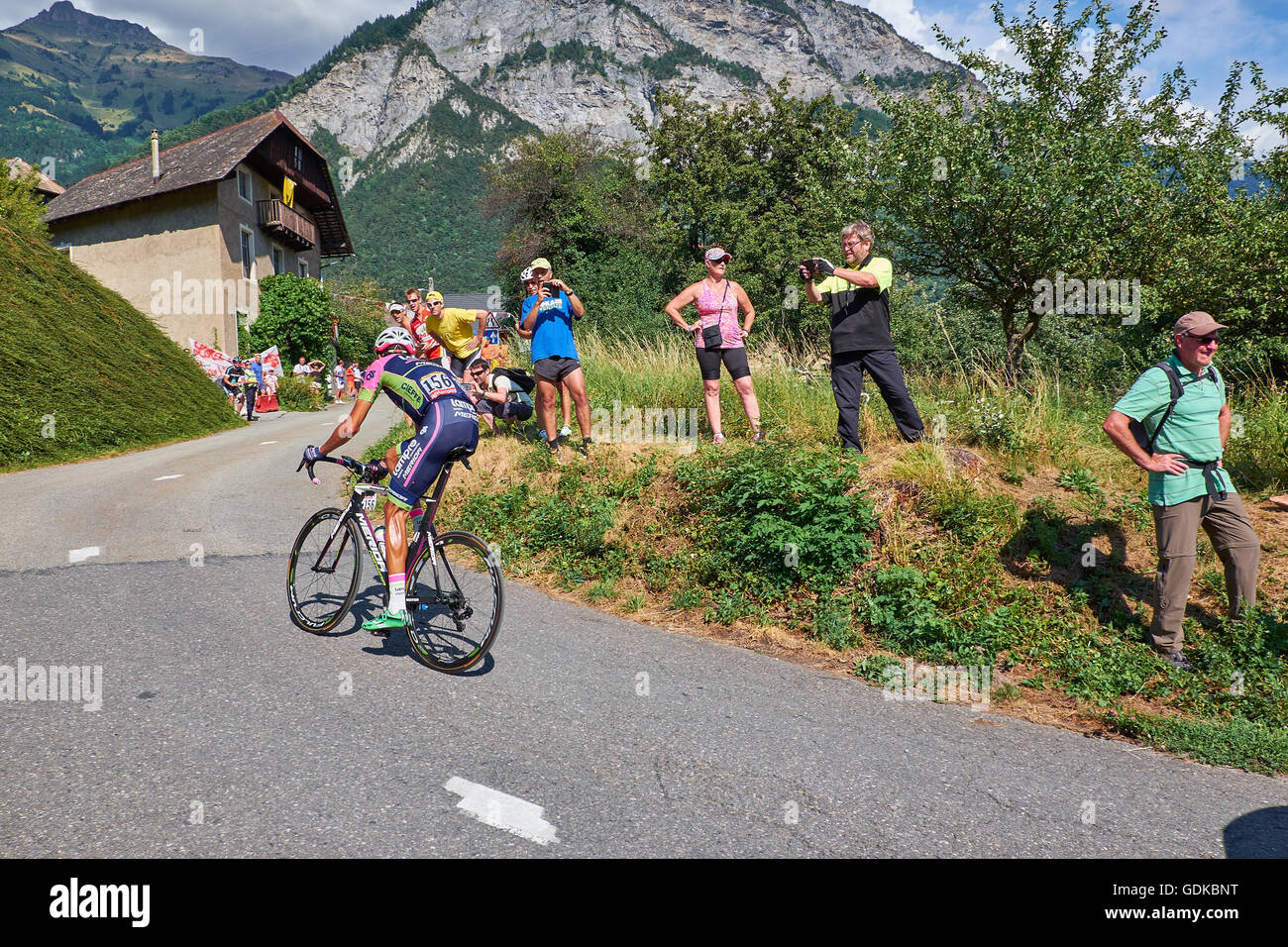 Ruben Plaza Molina, from team Lampre, in a hairpin turn on the mountain roads on his way up in Tour de France Stock Photo