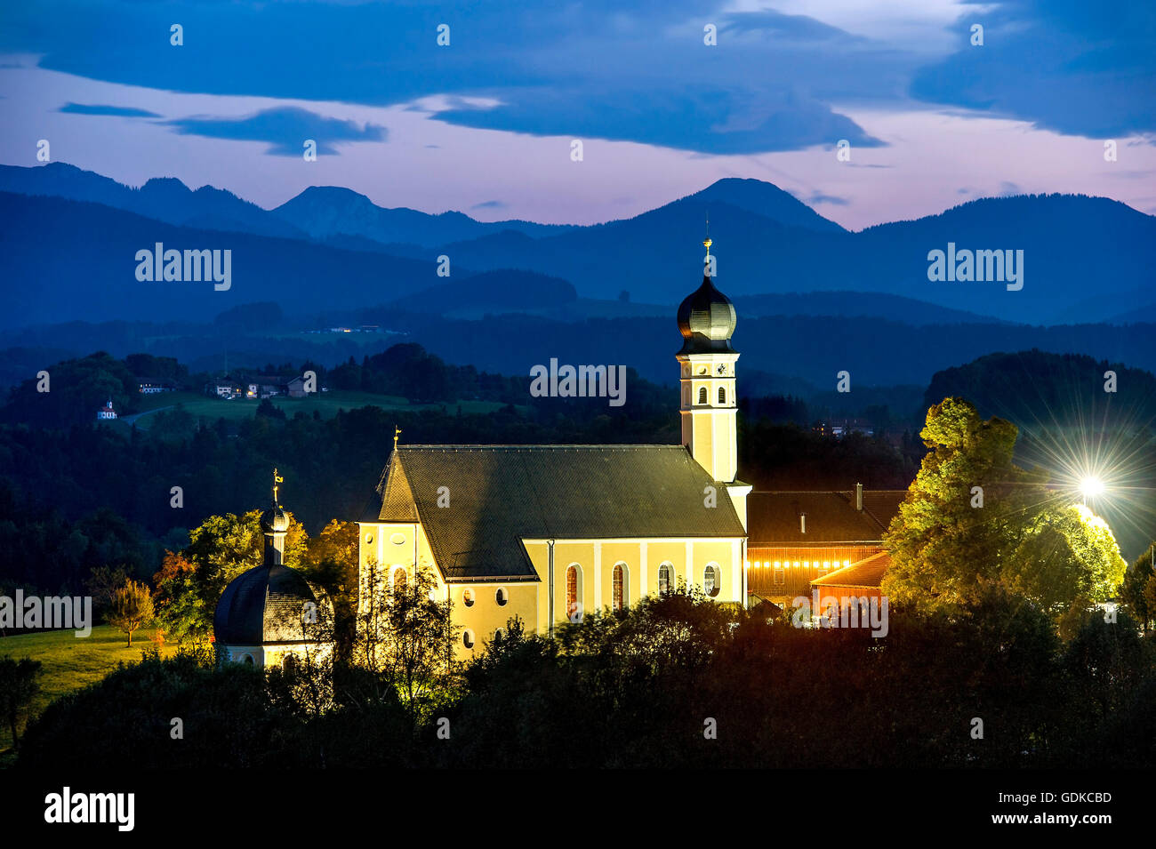 Baroque pilgrimage church of St. Marinus and Anian, Wilparting, Irschenberg, Mangfall mountains with Risserkogel and Wallenberg Stock Photo