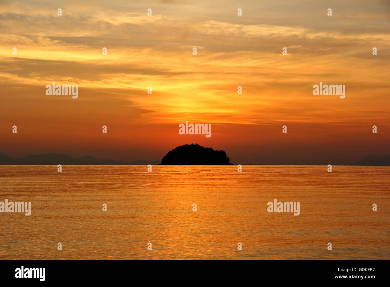 Partly cloudy hi-res stock photography and images - Alamy