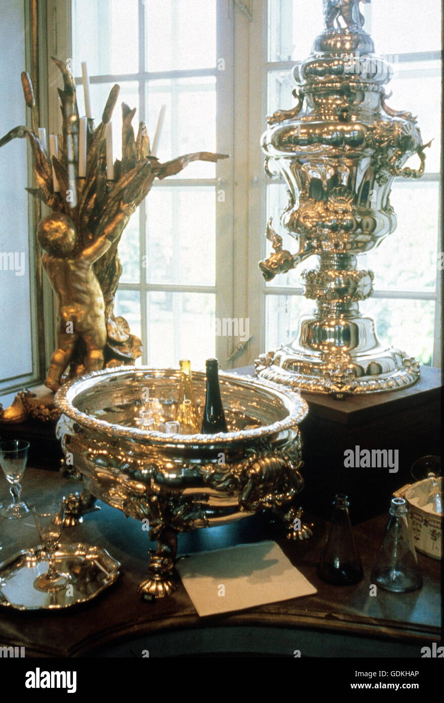 geography / travel, Denmark, Copenhagen, Museum, Levetzau Palace, Amalienborg Castle, interior view, champagne cooler, Stock Photo