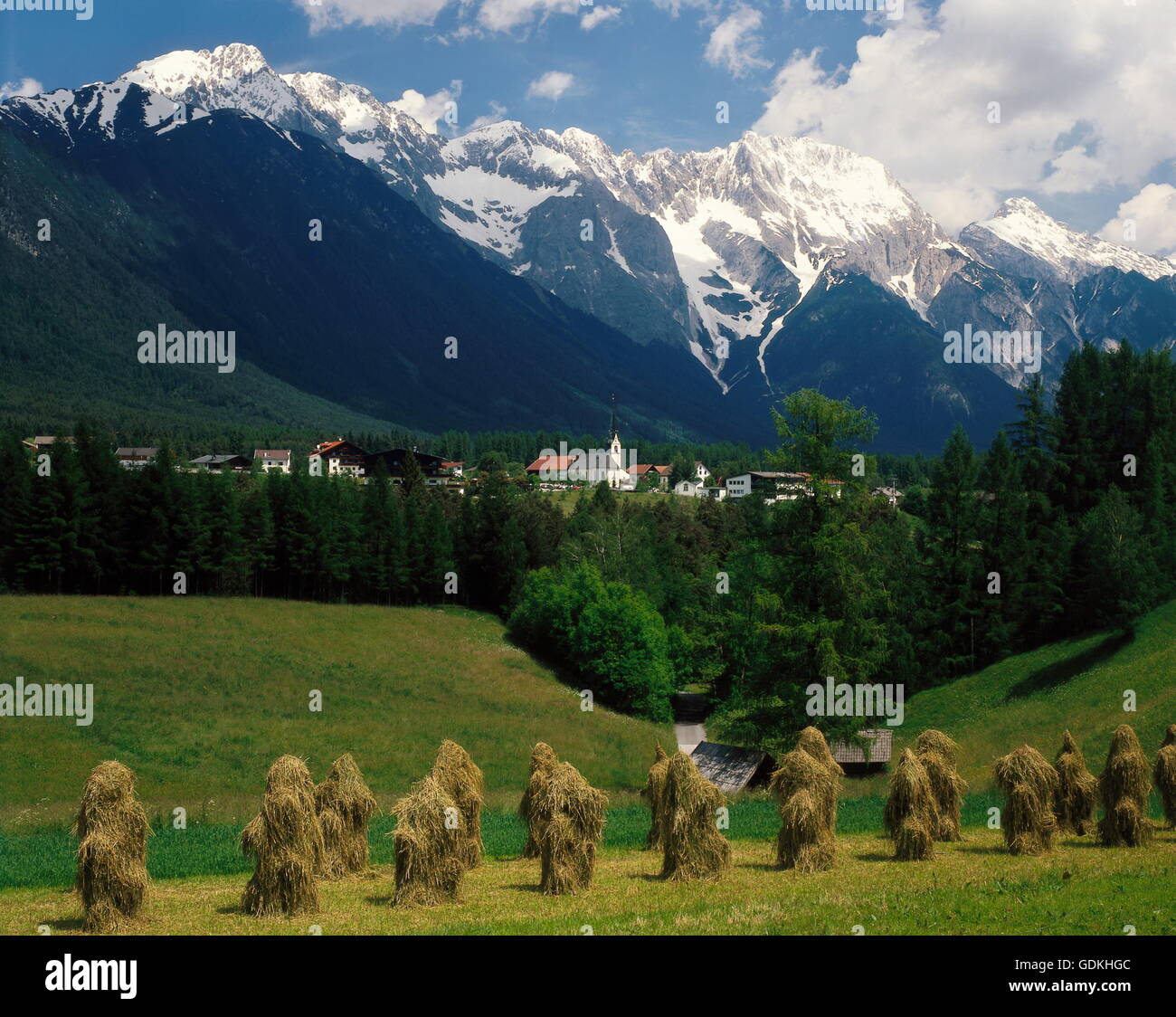 geography / travel, Austria, Tyrol, landscape / landscapes, Mieminger Chain, Karkopf, Mieminger Plateau, view at the municipality of Obsteig, Stock Photo