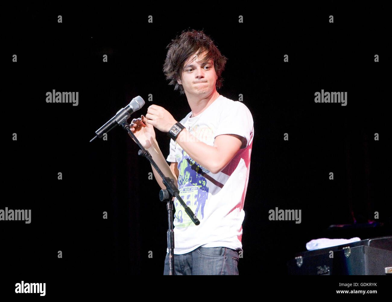 Jamie Cullum performs onstage at the Dubai Jazz Festival 2007, Dubai, UAE. Stock Photo