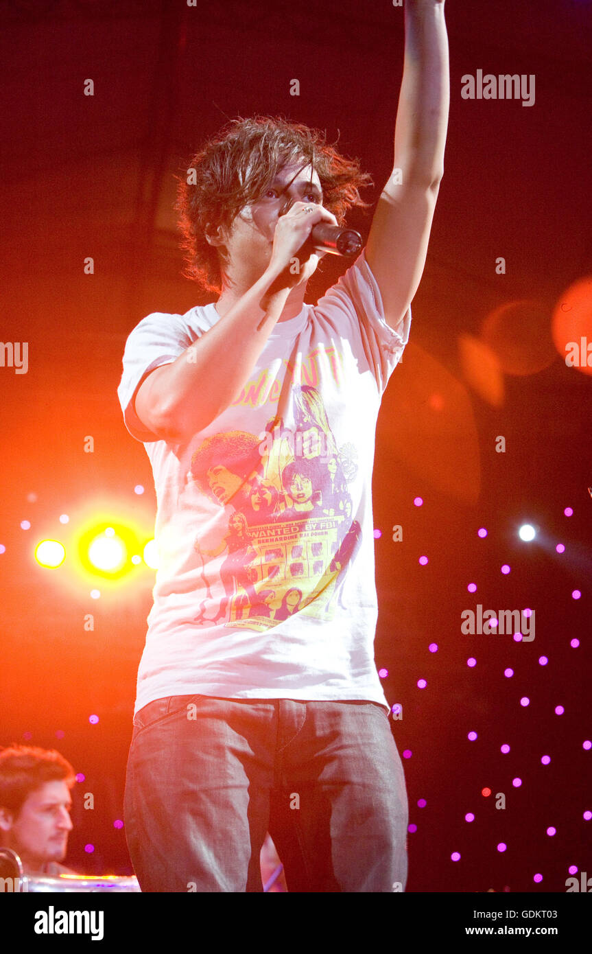 Jamie Cullum performing during the Dubai Jazz Festival 2007, Dubai, UAE. Stock Photo