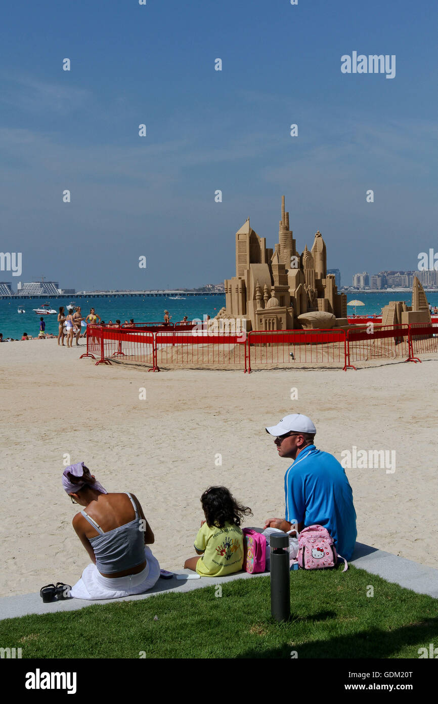 Dubai family on the beach hi-res stock photography and images - Alamy