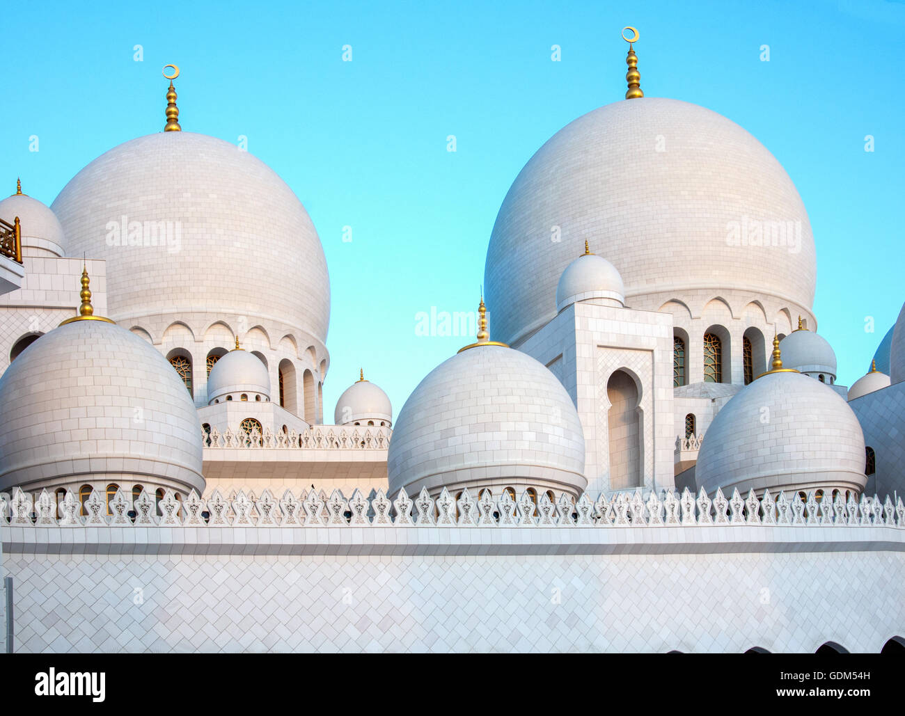 Exterior view of the Sheikh Zayed Grand Mosque in Abu Dhabi, UAE Stock ...
