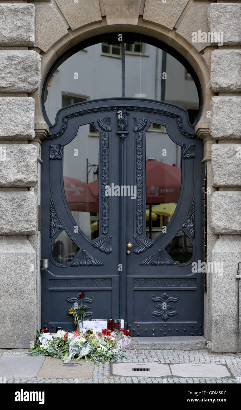 Leipzig, Germany. 18th July, 2016. Flowers and memorial candles outside