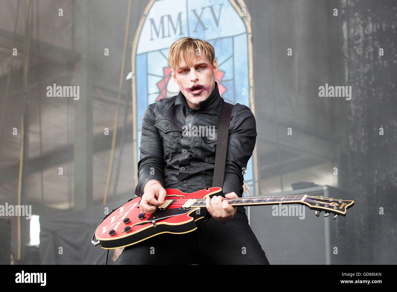 Chicago, Illinois, USA. 17th July, 2016. Guitarist TYLER BATES of