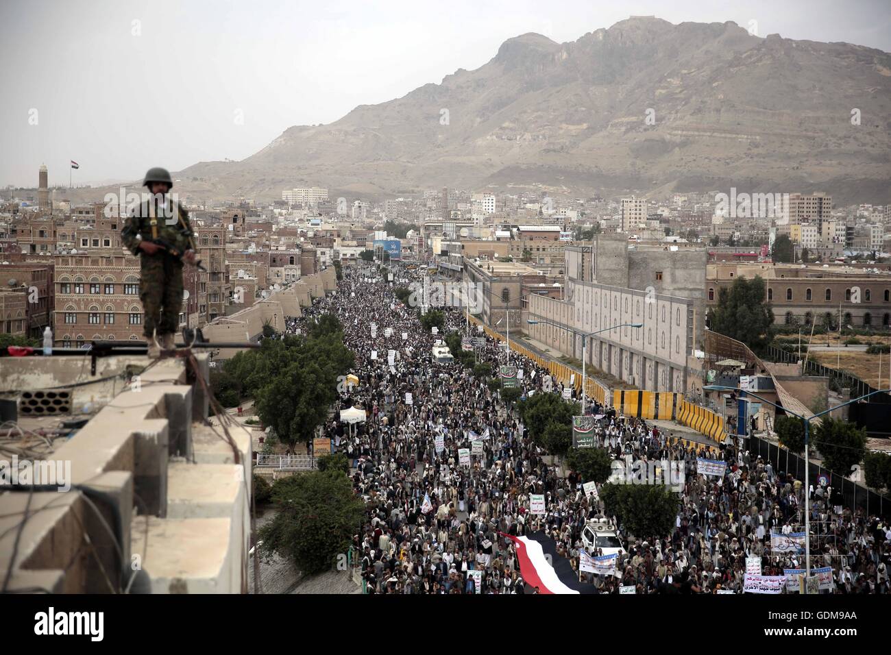 Sanaa, Yemen. 18th July, 2016. A soldier stands guard during a rally in ...