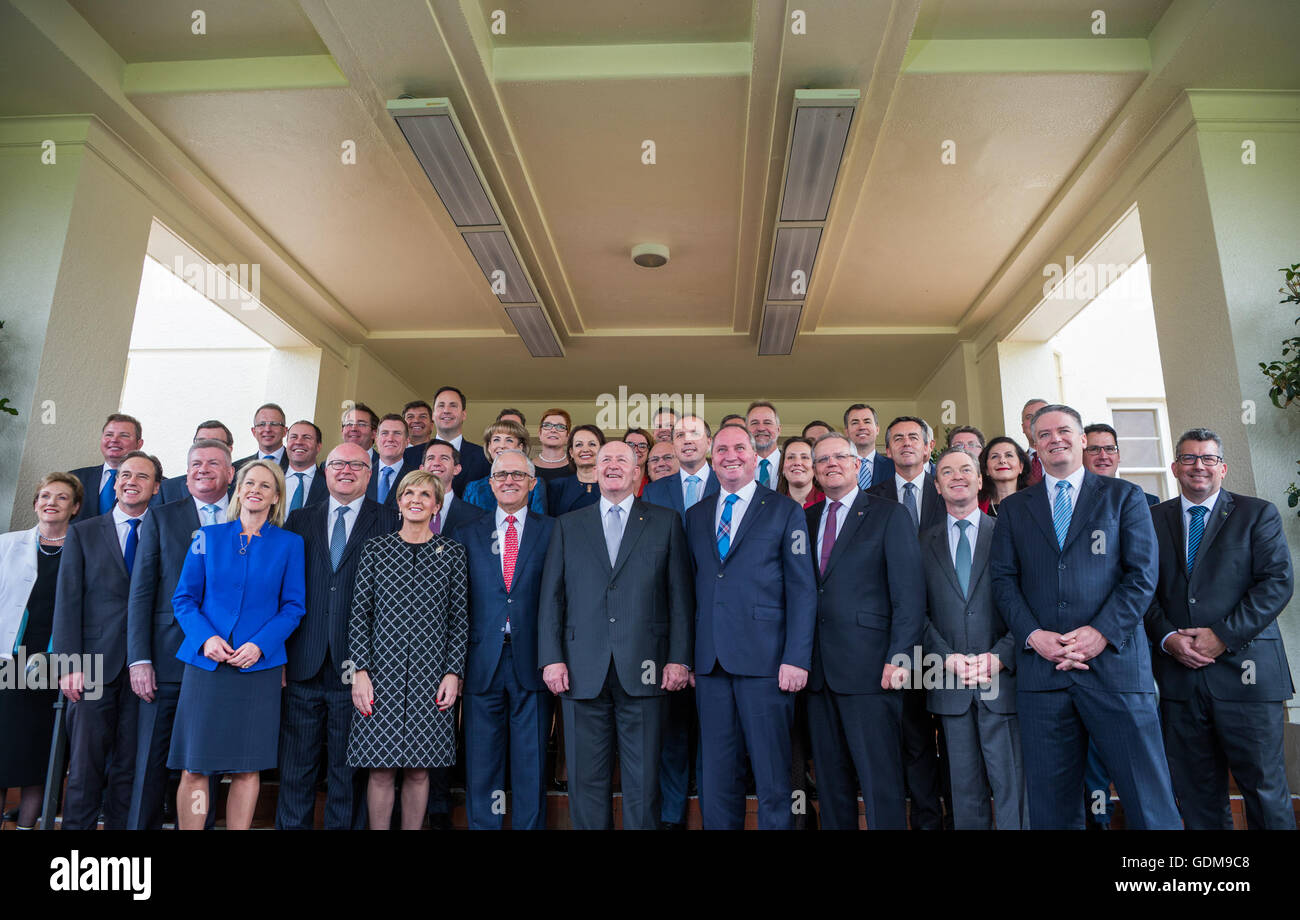 Canberra, Australia. 19th July, 2016. The new cabinet of Australian government takes a group photo with Governor-General Peter Cosgrove (Front C) at the Government House in Canberra, Australia, July 19, 2016. Credit:  Xu Haijing/Xinhua/Alamy Live News Stock Photo