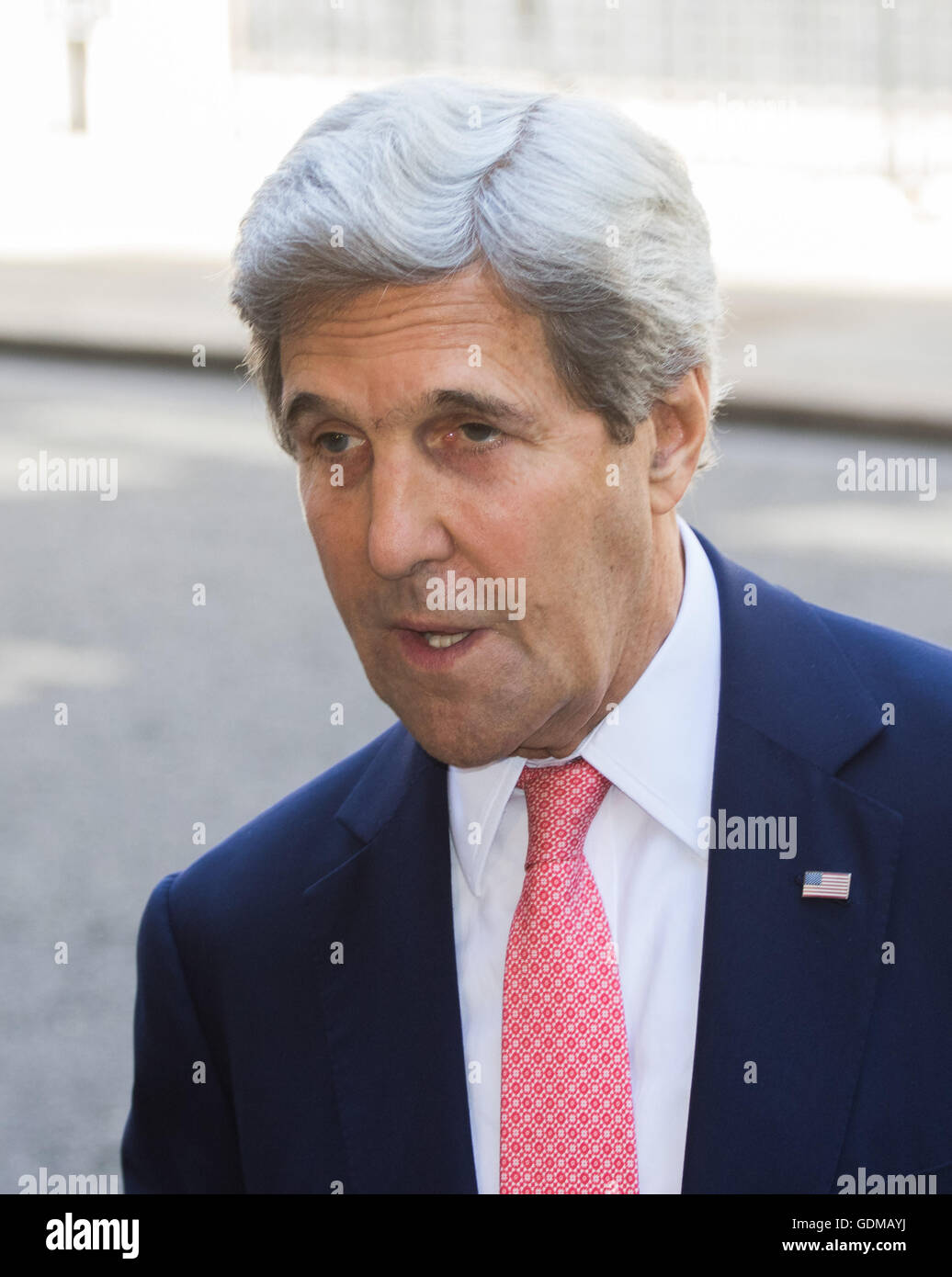 Downing Street, London, July 19th 2016. US Secretary of State John Kerry leaves Downing Street and addresses the press after paying a courtesy call on Prime Minister Theresa May ahead of talks with British Foreign Secretary Boris Johnson. Credit:  Paul Davey/Alamy Live News Stock Photo