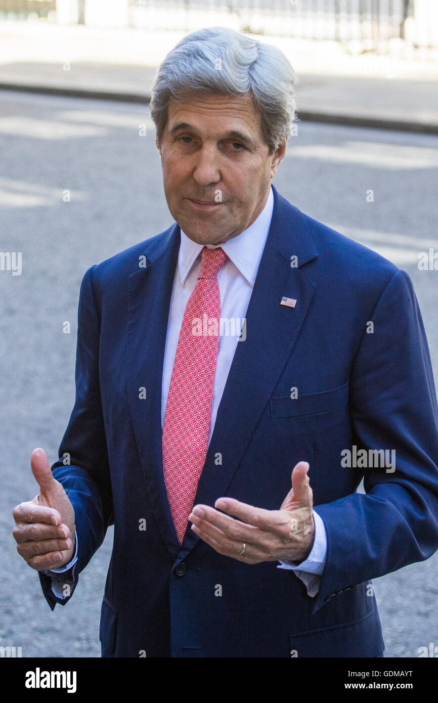 Downing Street, London, July 19th 2016. US Secretary of State John Kerry leaves Downing Street and addresses the press after paying a courtesy call on Prime Minister Theresa May ahead of talks with British Foreign Secretary Boris Johnson. Credit:  Paul Davey/Alamy Live News Stock Photo
