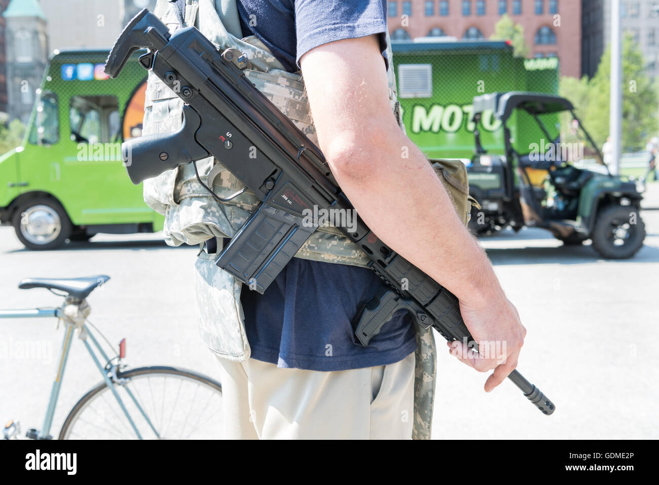 Cleveland, Ohio, USA. 19th July, 2016. Members of an Ohio militia group protest by openly carrying military style semi-automatic weapons downtown near the Republican National Convention July 19, 2016 in Cleveland, Ohio. Credit:  Planetpix/Alamy Live News Stock Photo