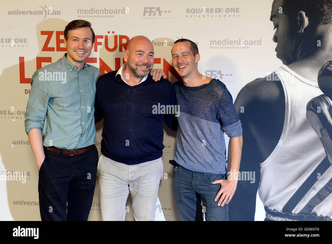 Berlin, Germany. 19th July, 2016. Actor David Kross (LR), CEO of