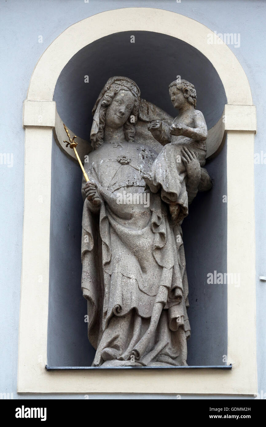 Virgin Mary with baby Jesus, Minoritenkirche in Vienna, Austria Stock ...