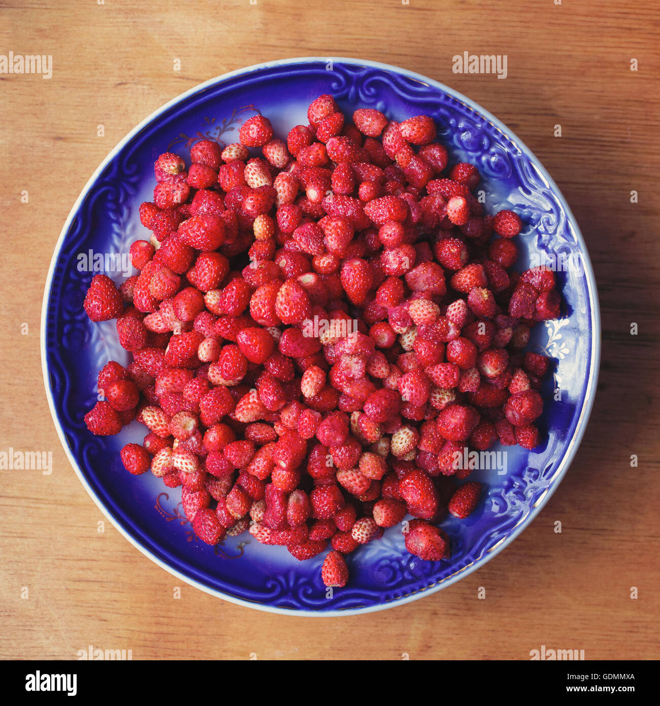 ripe wild strawberries Stock Photo - Alamy