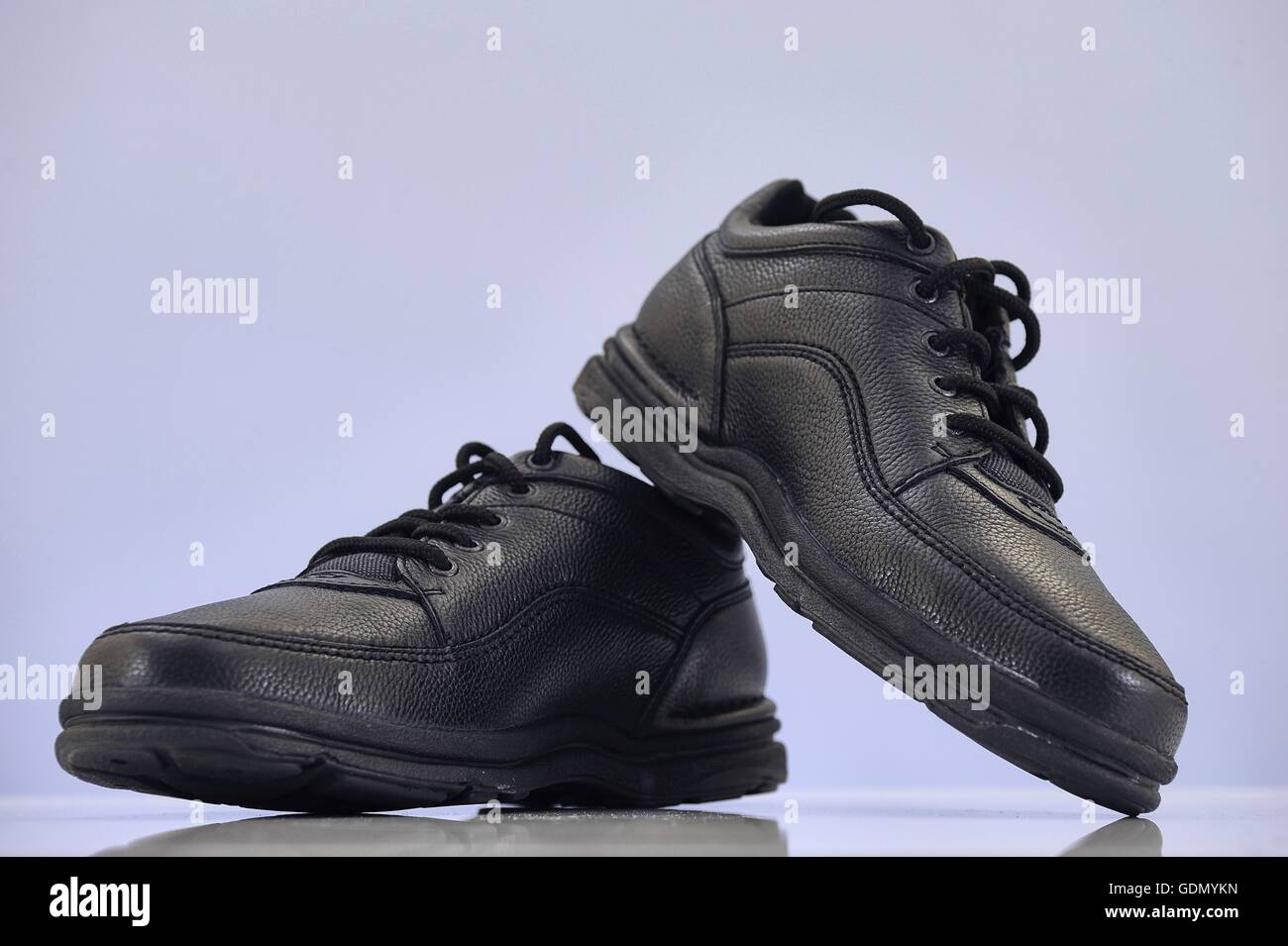 Black Walking shoes-Cara