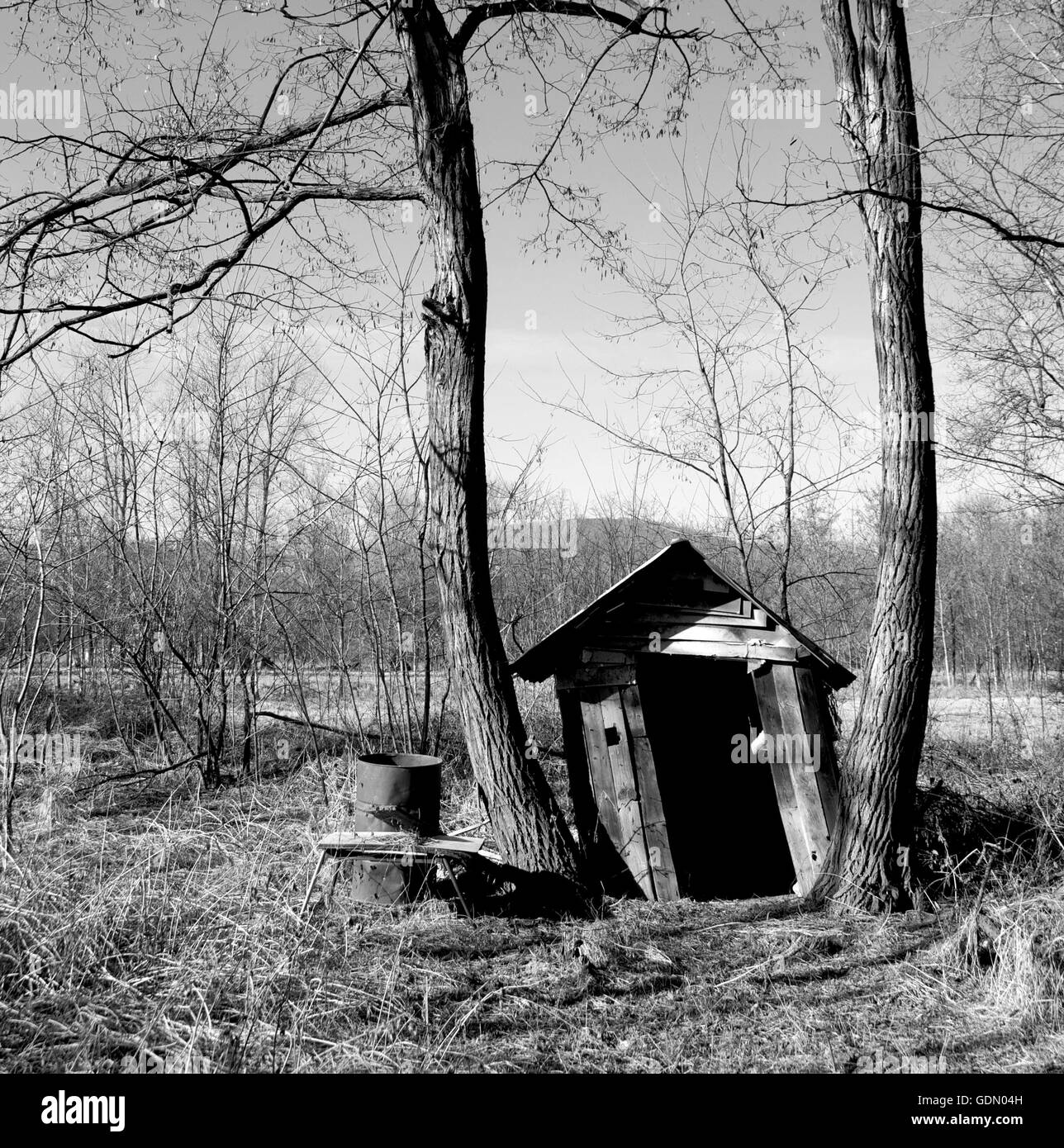 Old huts black and white hi-res stock photography and images - Alamy