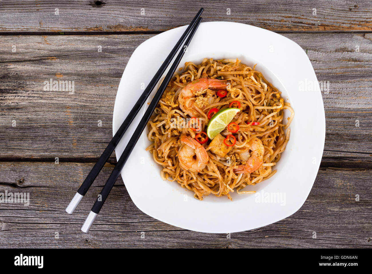 Shrimp Pad Thai noodle closeup Stock Photo Alamy