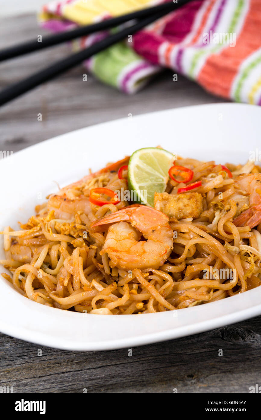 Shrimp Pad Thai noodle closeup Stock Photo Alamy