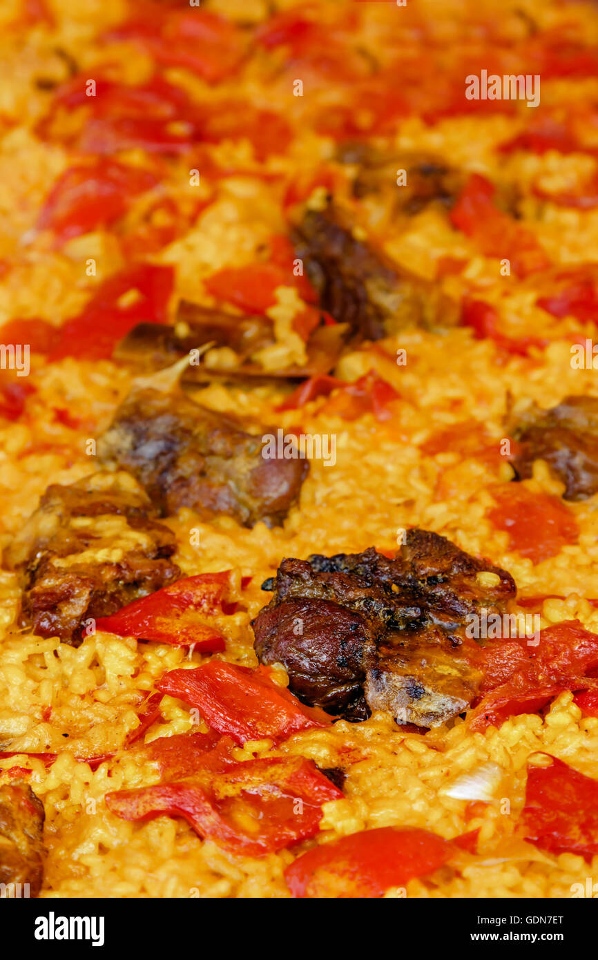 Chicken paella on a traditional market.Vertical image Stock Photo Alamy