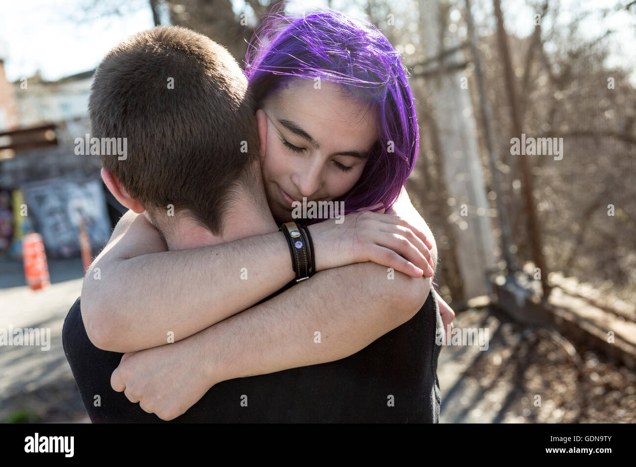 Teen couple hi-res stock photography and images - Alamy