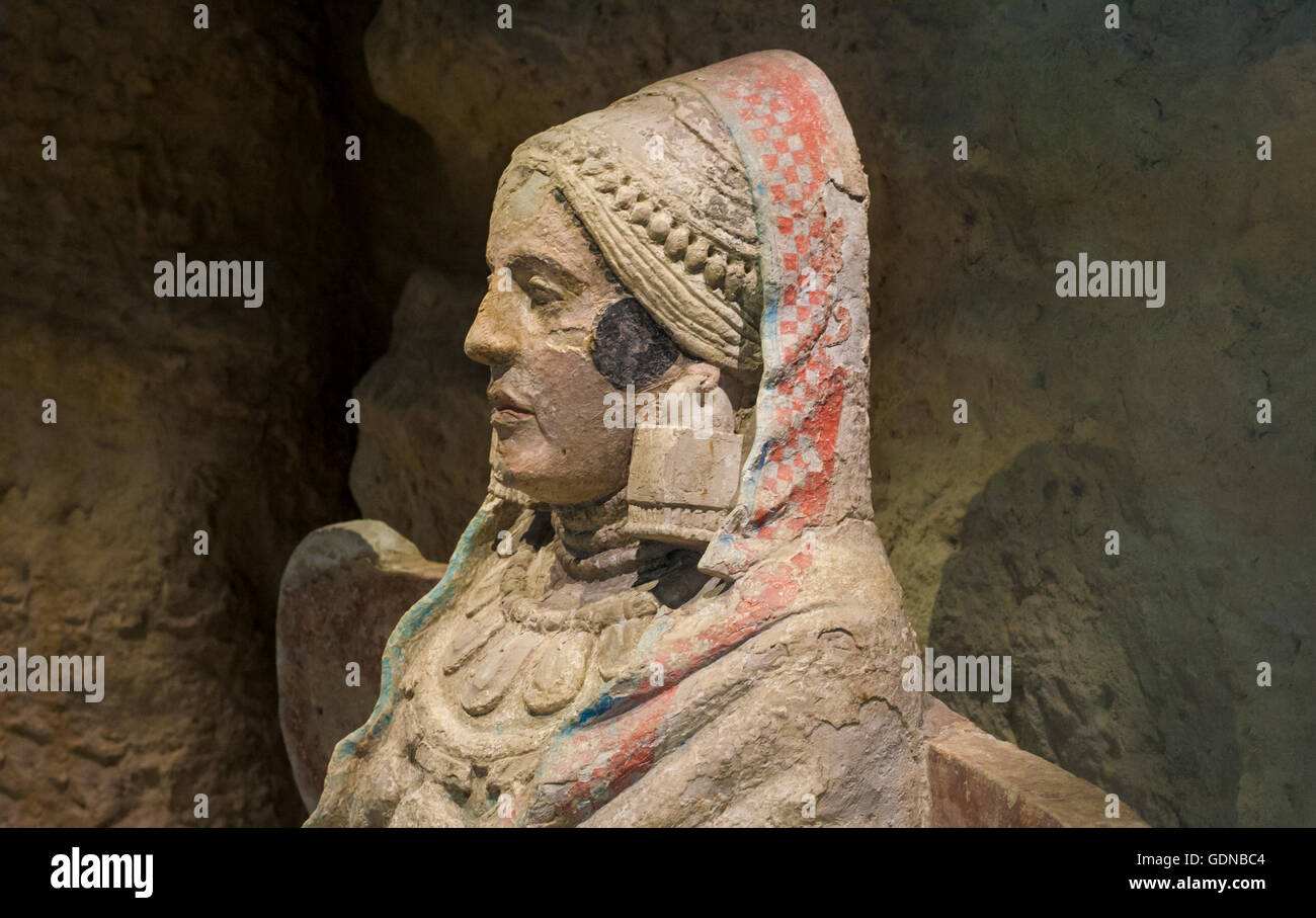 Woman Bust Piece High Resolution Stock Photography and Images - Alamy