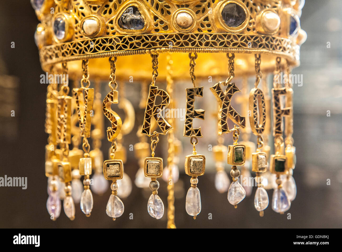 Guarrazar crown. Votive crown of Recesvinto, 653672, Made with