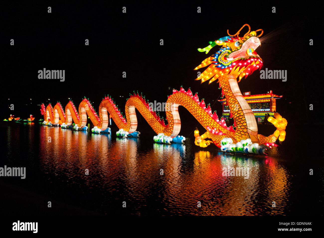 Fire dragon festival china hi-res stock photography and images - Alamy