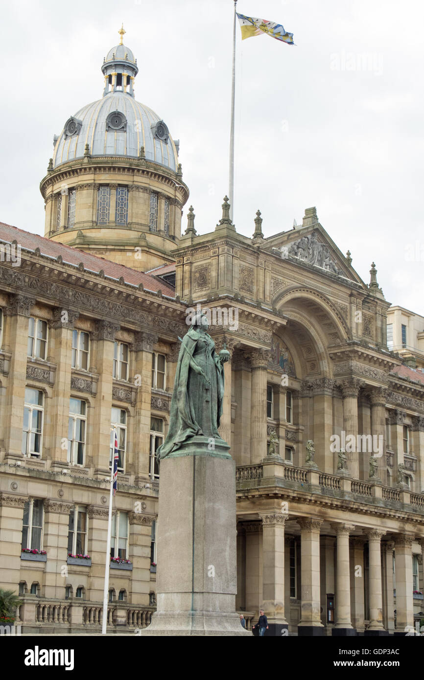 Statue of Queen Victoria in Victoria Square in front of Council House, headquarters of Birmingham City Council. Stock Photo