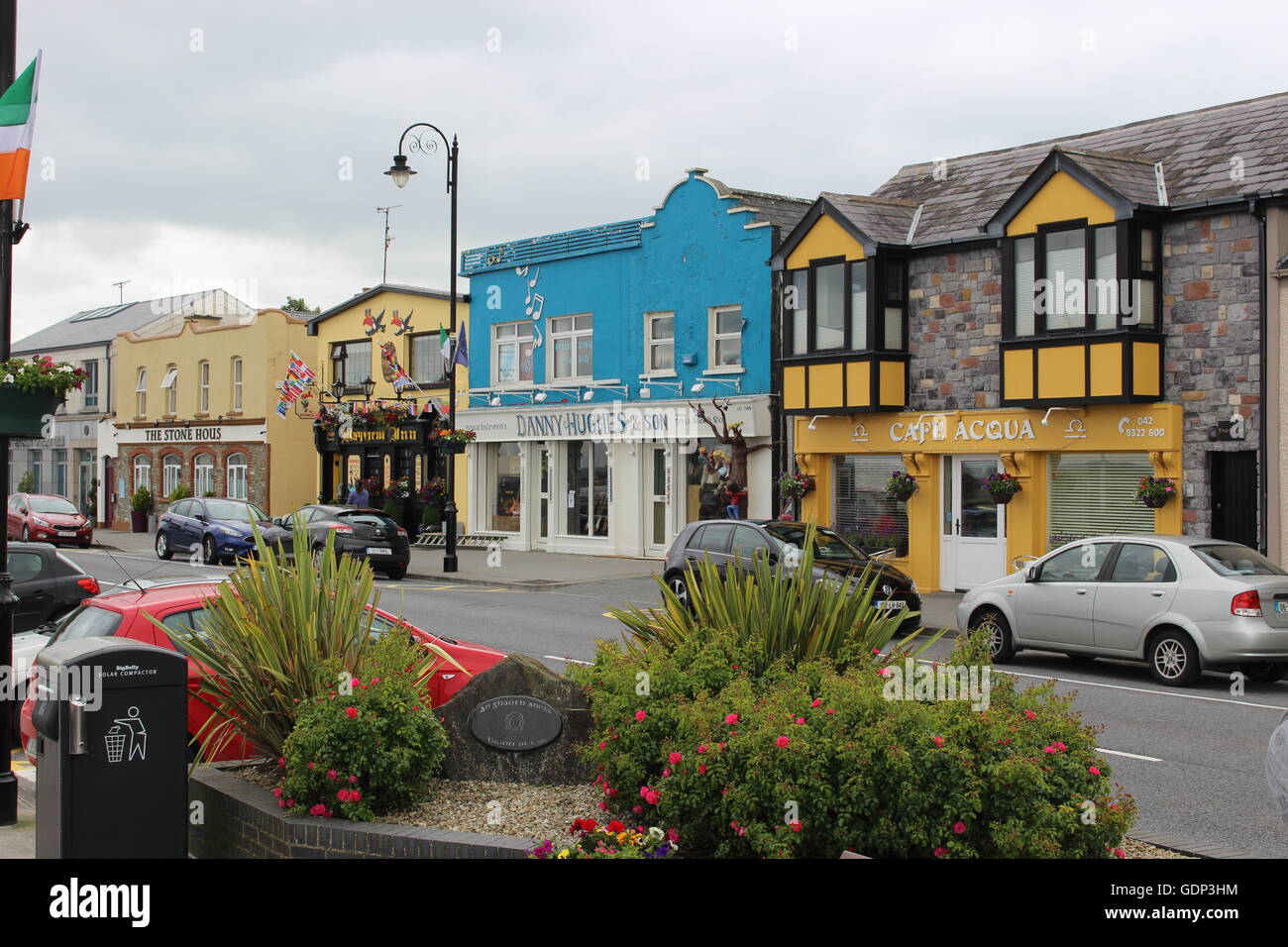 Pubs village ireland hires stock photography and images Alamy